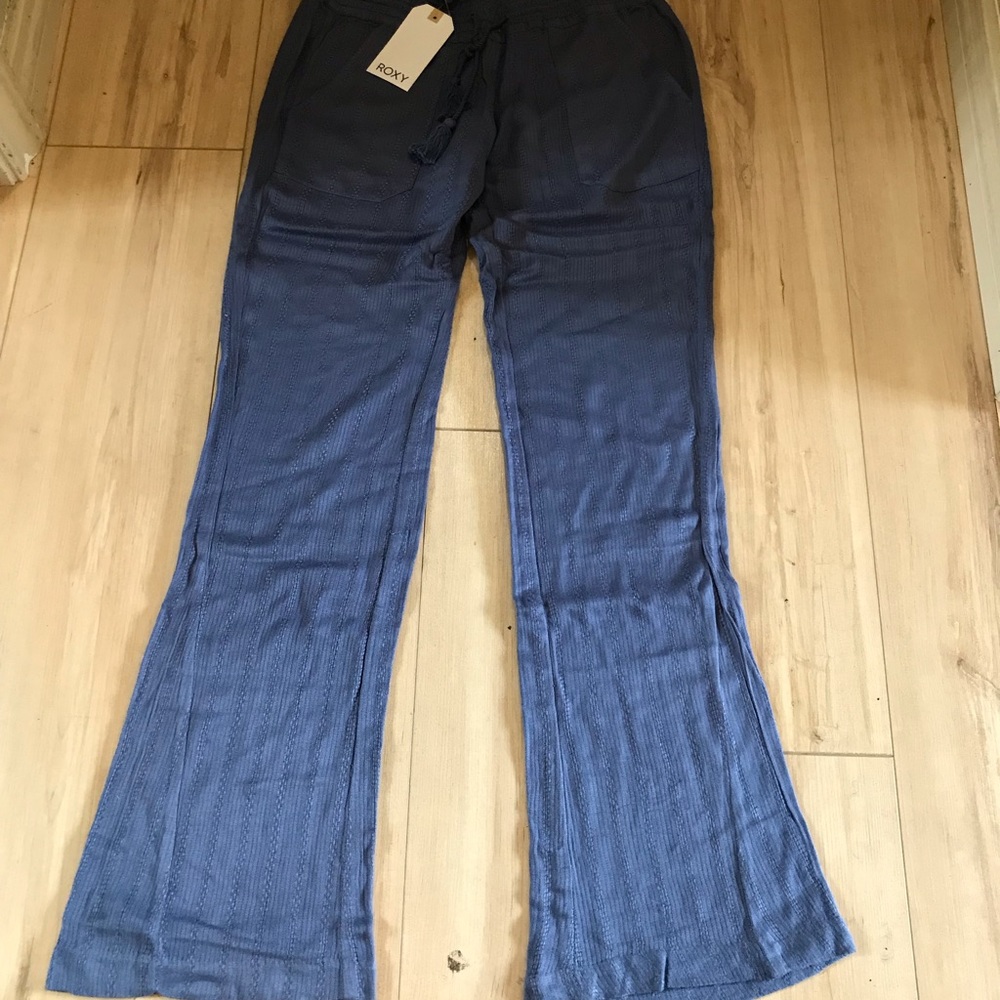 Roxy drawstring pants. Size M